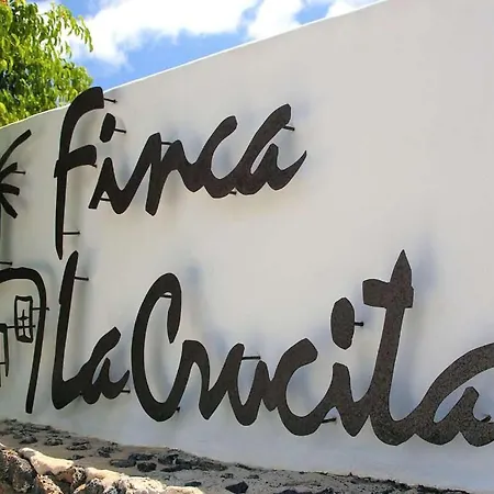 Sleeps 4 Pool Wifi * Haría