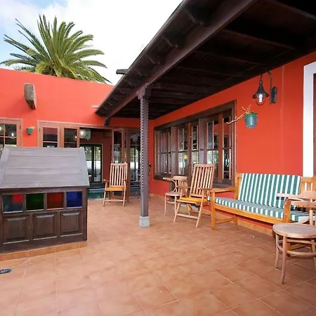 Sleeps 4 Pool Wifi Villa Haría