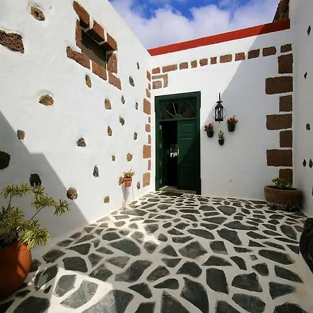 Sleeps 4 Pool Wifi Villa