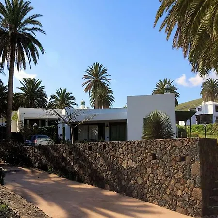 Sleeps 4 Pool Wifi Villa *