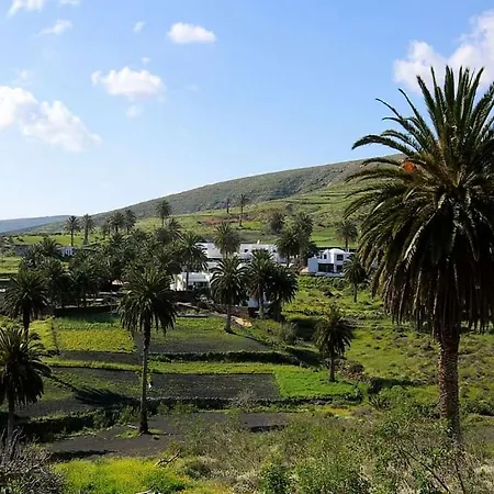 Sleeps 4 Pool Wifi Villa Haría