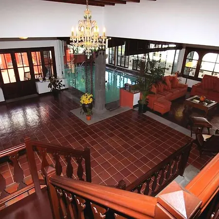 Sleeps 4 Pool Wifi Haría