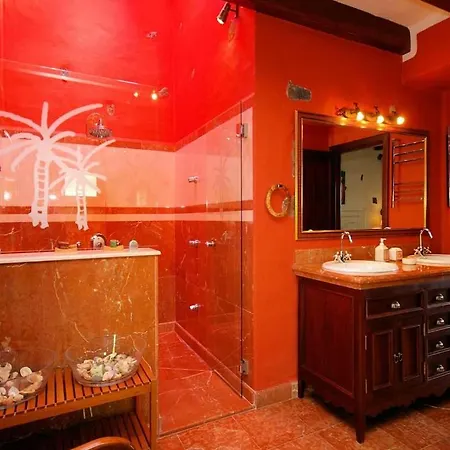 Sleeps 4 Pool Wifi Villa *