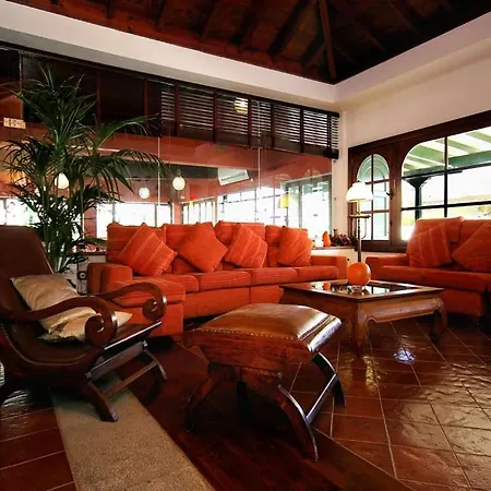 Villa Sleeps 4 Pool Wifi