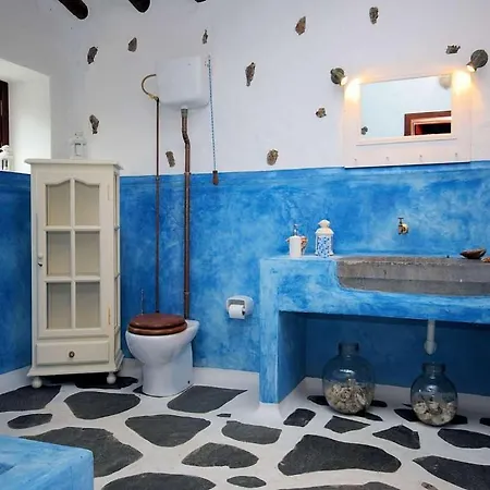 Sleeps 4 Pool Wifi Villa Haría